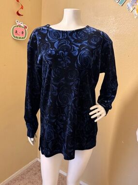 Women's Navy Floral Velvet Long-Sleeve Top